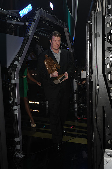 NFLHonorsAward_180