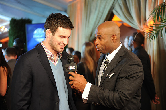 NFLHonorsAward_021
