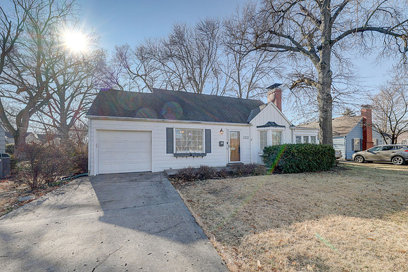 5313 Sycamore Dr 002