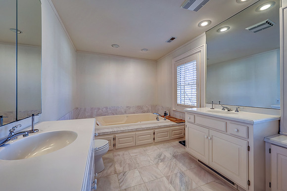 1208 W 59th St 026