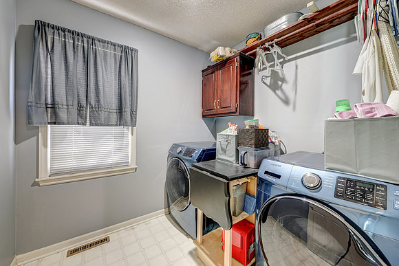 11809 W 115th St 009