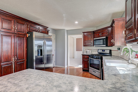 11809 W 115th St 013