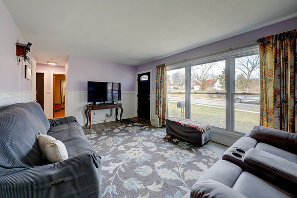 5732 OUtlook St 004