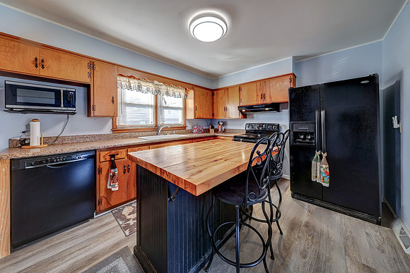 5732 OUtlook St 012