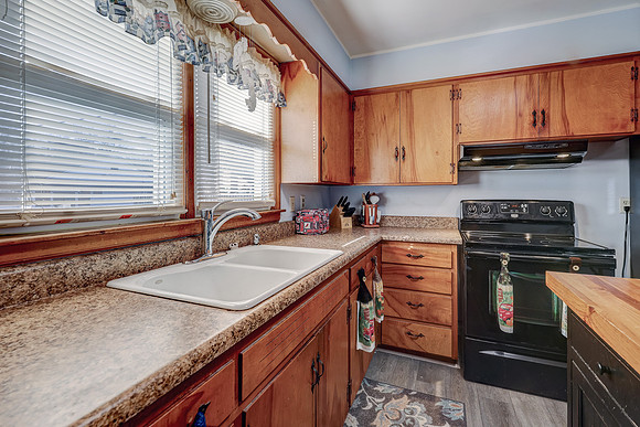 5732 OUtlook St 013