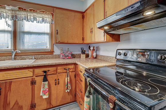 5732 OUtlook St 014