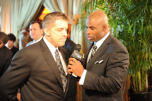 NFLHonorsAward_051