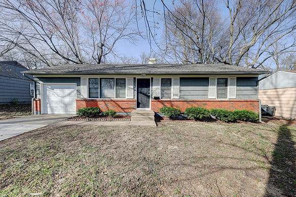 8300 E 112th St 016