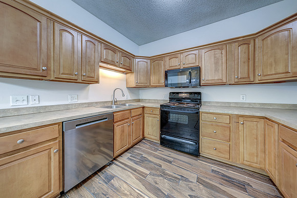 3303 N 103rd Terr 017