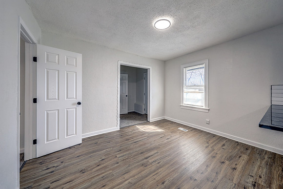 718 E Gudgell St 013