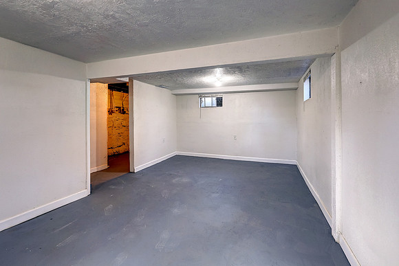 718 E Gudgell St 019