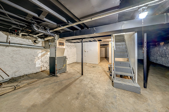 718 E Gudgell St 021