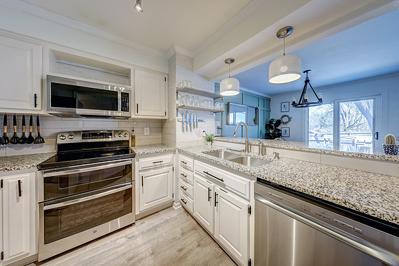 6527 Halsey St 005
