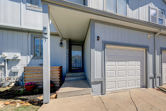 6527 Halsey St 002