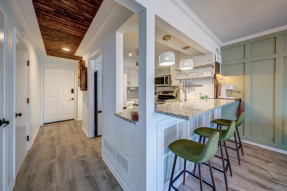 6527 Halsey St 011