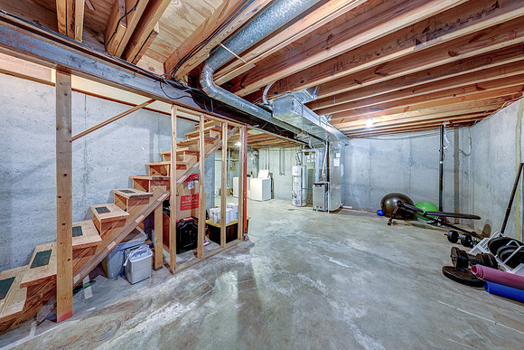 6527 Halsey St 026