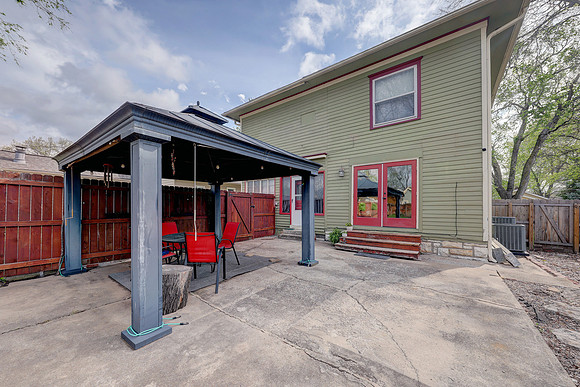 513 S Water St 008