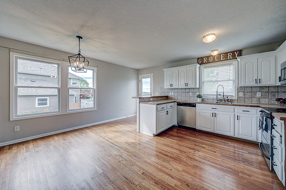 3725 N 152nd Ct 015
