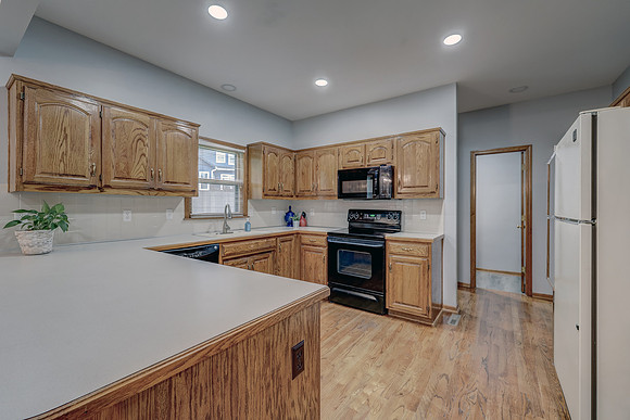 13842 W 110th St 015