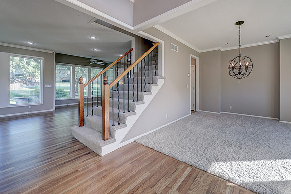 4907 W 157th Pl 001