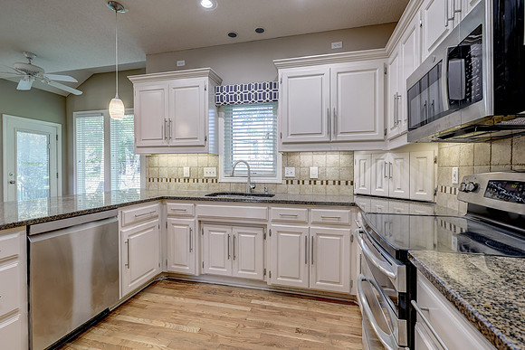 4907 W 157th Pl 008