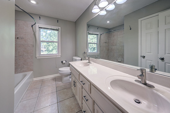 4907 W 157th Pl 022