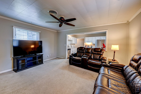 8725 Stearns Ave 011