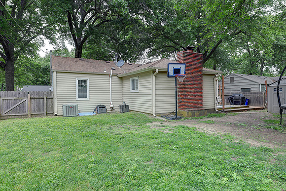 8725 Stearns Ave 020