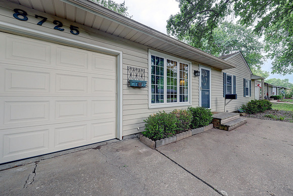 8725 Stearns Ave 024