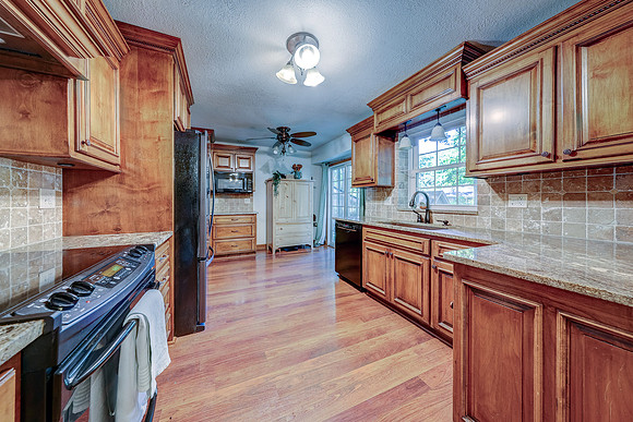 8201 W 97th Terr 005