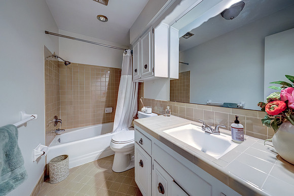 8201 W 97th Terr 009