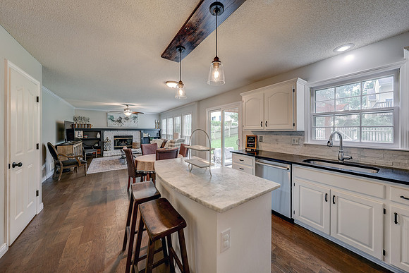 15117 W 132nd St 007