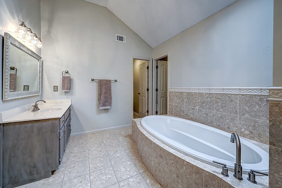 15117 W 132nd St 016