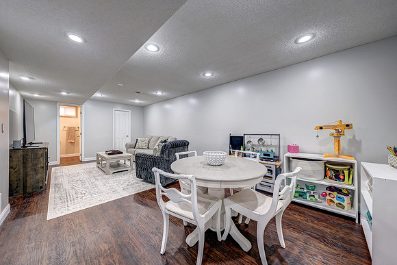 15117 W 132nd St 024