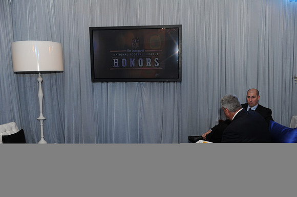 NFLHonorsAward_011