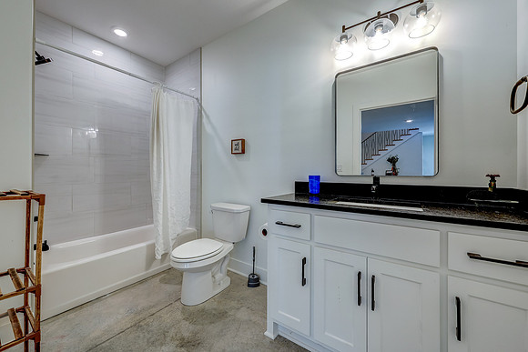 8422 NE 147th St 041