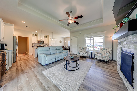 15761 Sheridan Pl 010
