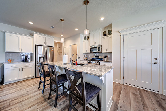 15761 Sheridan Pl 013