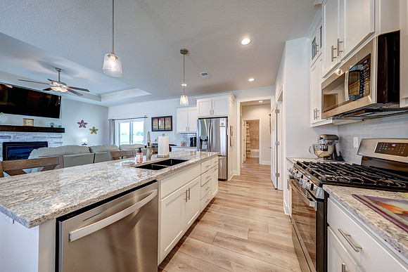 15761 Sheridan Pl 014