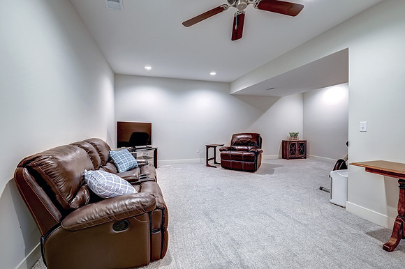 15761 Sheridan Pl 030