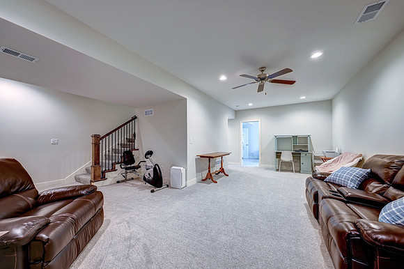 15761 Sheridan Pl 029
