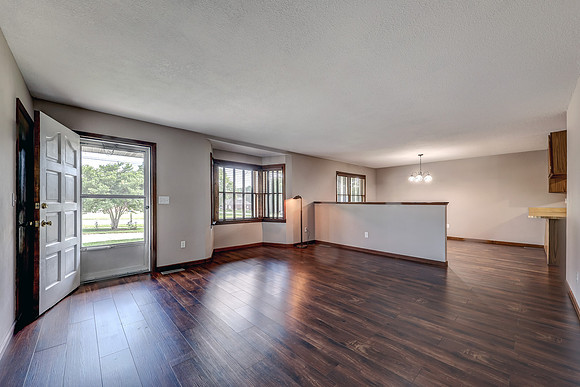 24475 W 55th St 012