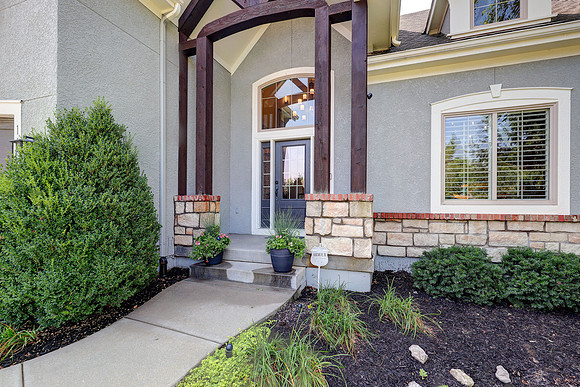 11515 W 165th Terr 003