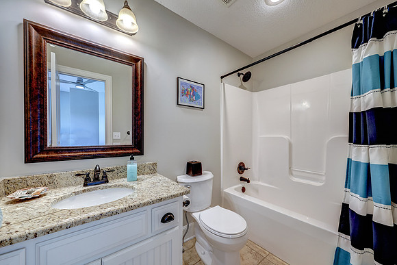 11515 W 165th Terr 023