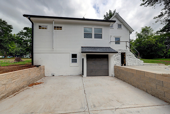 10015 Johnson Dr 005