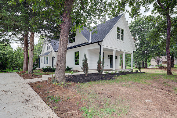 10015 Johnson Dr 003