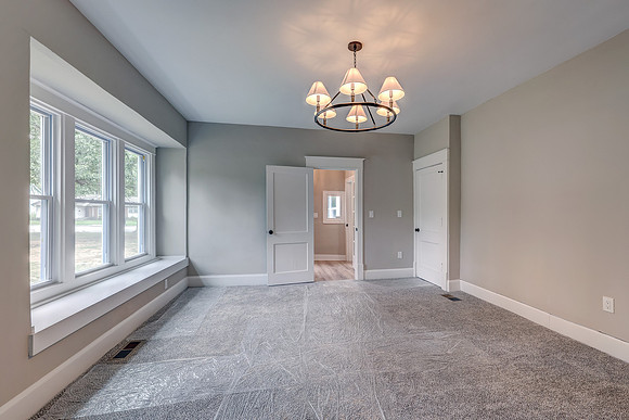 10015 Johnson Dr 022