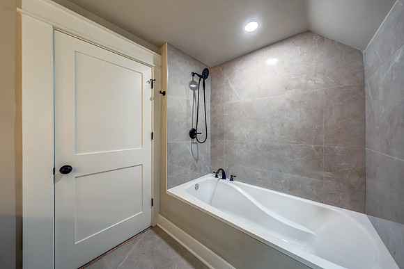 10015 Johnson Dr 030