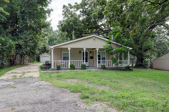 8143 Ditzler Ave 001