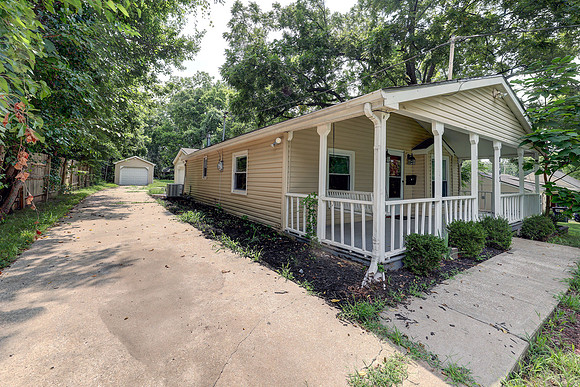 8143 Ditzler Ave 004